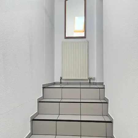 Appartement Lenastay I Mit Parkplatz & High-speed-wlan Zentrum